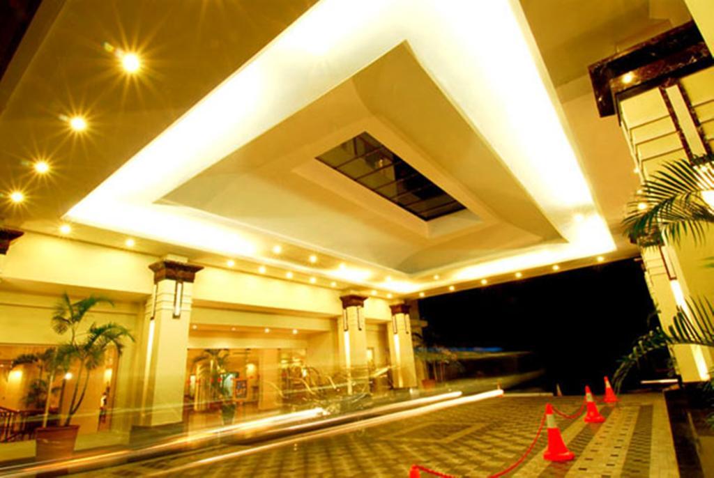 Hotel Gran Puri Manado Ngoại thất bức ảnh