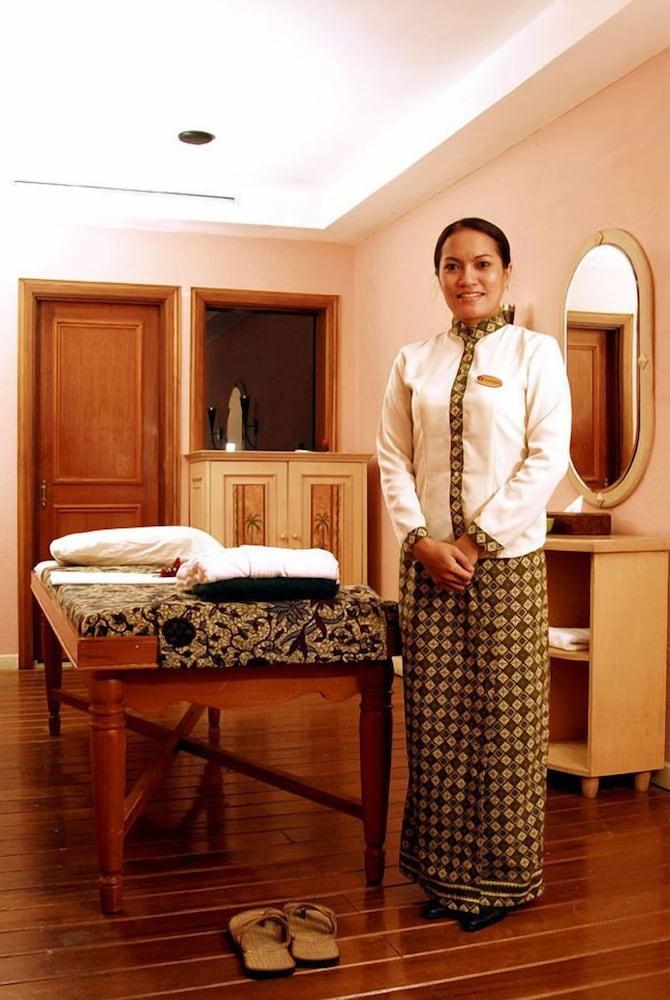 Hotel Gran Puri Manado Ngoại thất bức ảnh