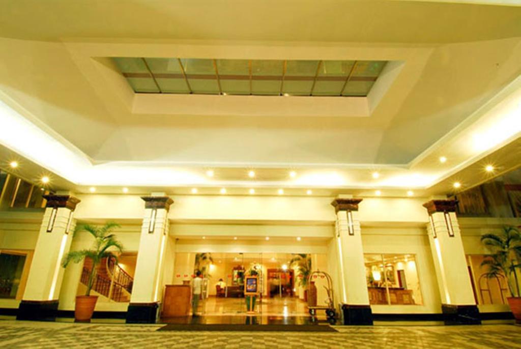 Hotel Gran Puri Manado Ngoại thất bức ảnh
